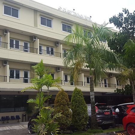 Grand Tembaga Hotel Timika Buitenkant foto