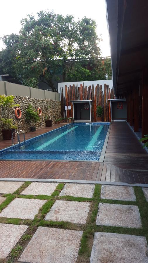 Grand Tembaga Hotel Timika Buitenkant foto