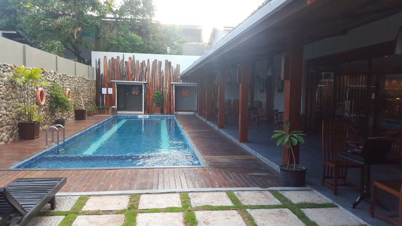 Grand Tembaga Hotel Timika Buitenkant foto