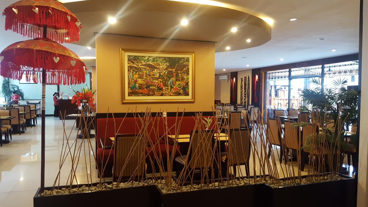 Grand Tembaga Hotel Timika Buitenkant foto