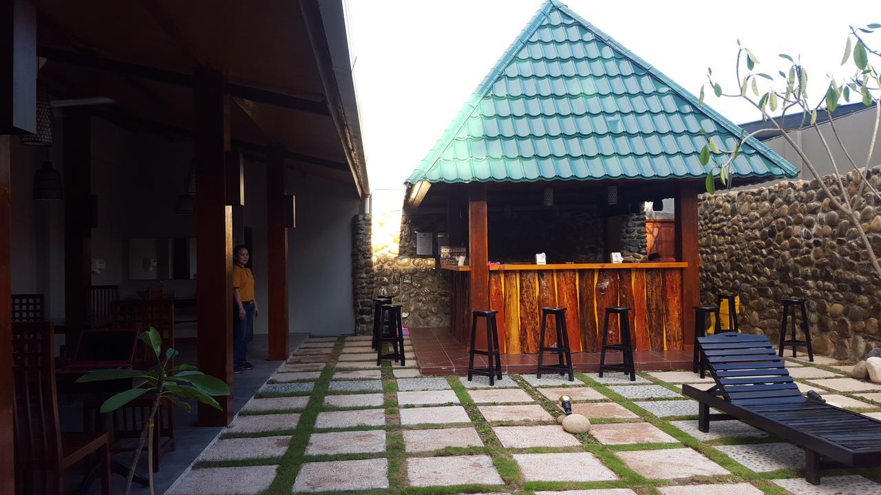 Grand Tembaga Hotel Timika Buitenkant foto